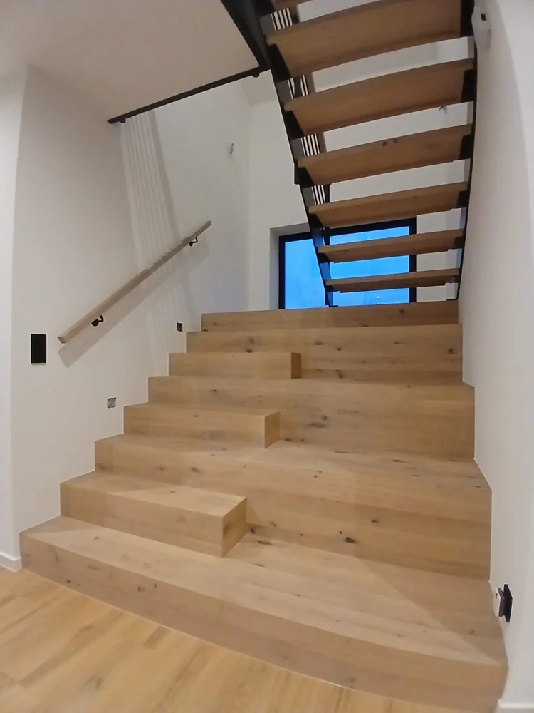 tipa_referenzen_treppen_16 Hochwertige Holzarbeiten von TIPA – Ihre Tischlerei in Husum | Maßgefertigte Fenster, Türen und Treppen von TIPA aus Nordfriesland