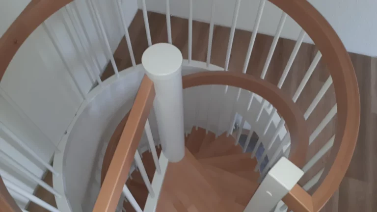 tipa_referenzen_treppen_29 Hochwertige Holzarbeiten von TIPA – Ihre Tischlerei in Husum | Maßgefertigte Fenster, Türen und Treppen von TIPA aus Nordfriesland