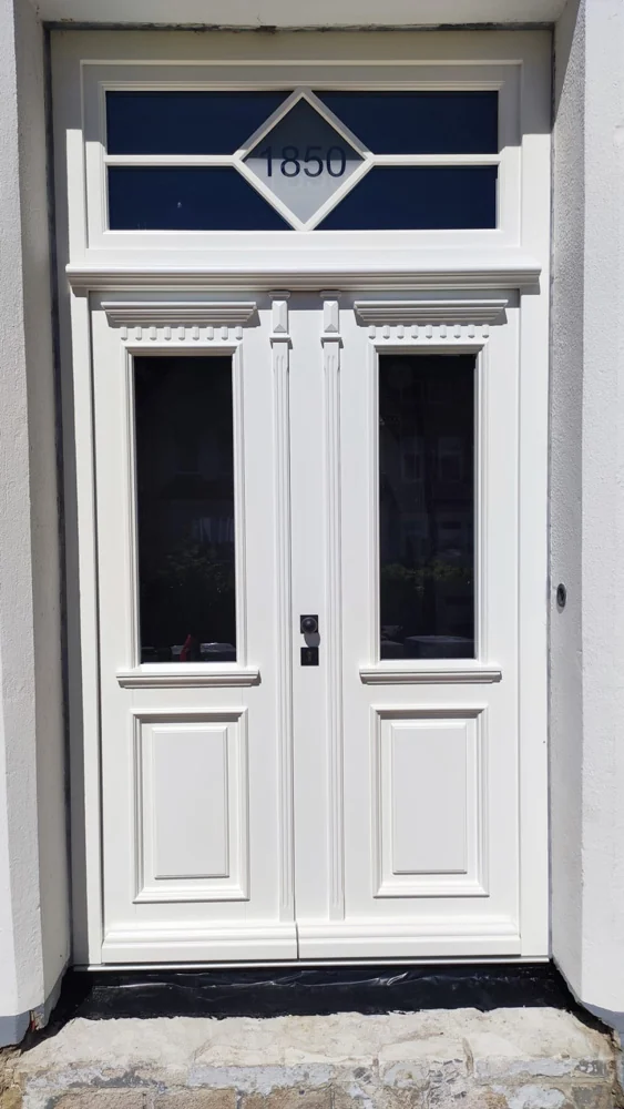 tipa_referenzen_tueren_6 Hochwertige Holzarbeiten von TIPA – Ihre Tischlerei in Husum | Maßgefertigte Fenster, Türen und Treppen von TIPA aus Nordfriesland